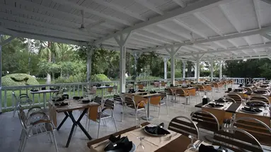 Perre La Mer Hotel