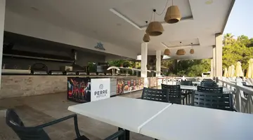 Perre La Mer Hotel