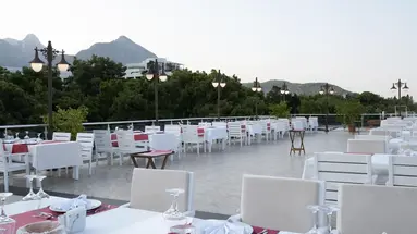 Perre La Mer Hotel