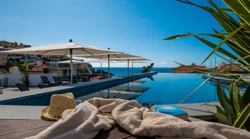 Pestana Fisherman Village