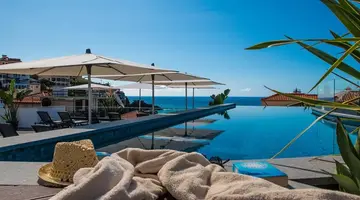 Pestana Fisherman Village