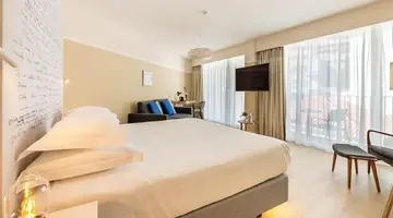 Pestana Fisherman Village