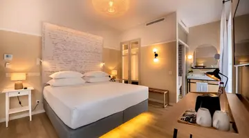 Pestana Fisherman Village