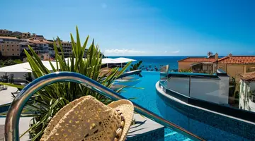 Pestana Fisherman Village