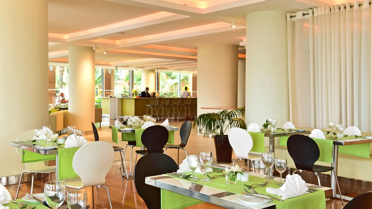 PESTANA PROMENADE PREMIUM OCEAN RESORT