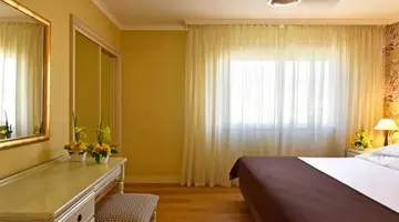 Pestana Village Garden Hotel
