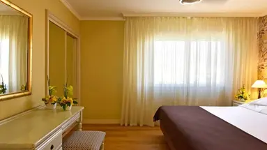 Pestana Village Garden Hotel