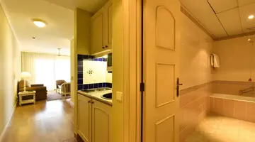 Pestana Village Garden Hotel