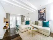 Petit Palace Suites Hotel