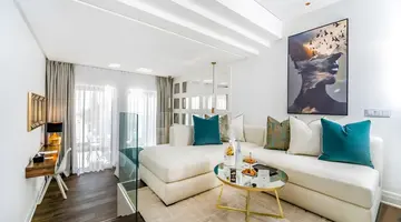 Petit Palace Suites Hotel