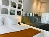 Petit Palace Suites Hotel