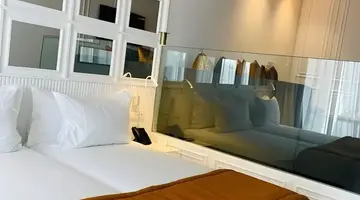 Petit Palace Suites Hotel
