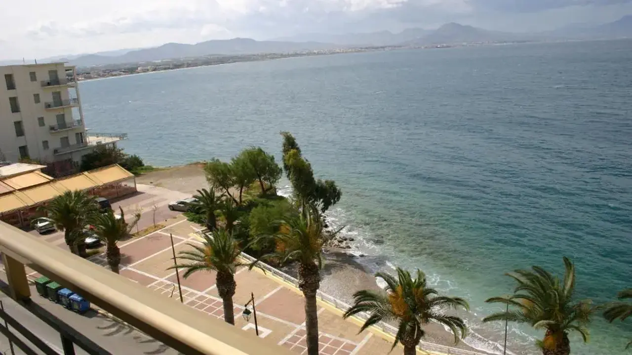 Petit Palais Hotel