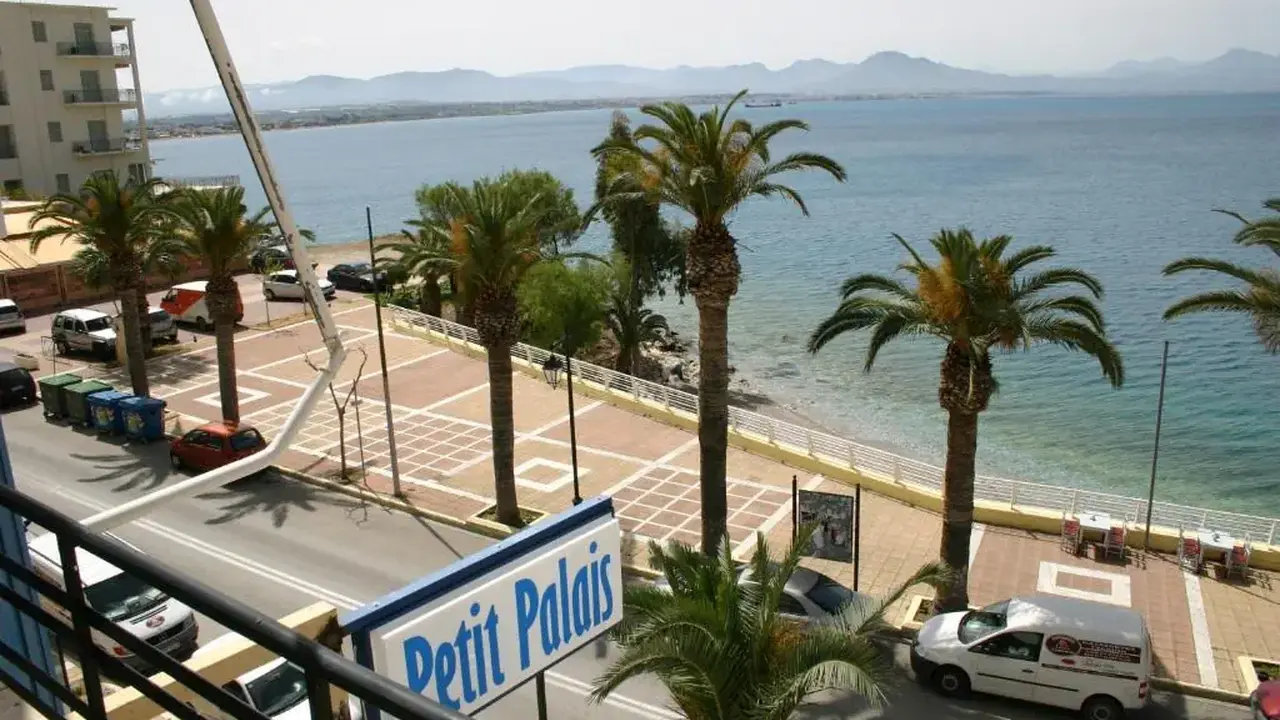 Petit Palais Hotel