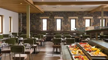 Petousis Hotel and Suites