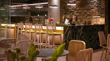 Petousis Hotel and Suites