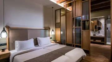 Petousis Hotel and Suites
