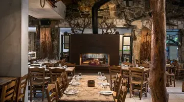 Petousis Hotel and Suites