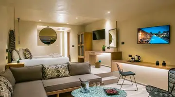 Petousis Hotel & Suites