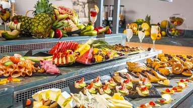 Petousis Hotel & Suites