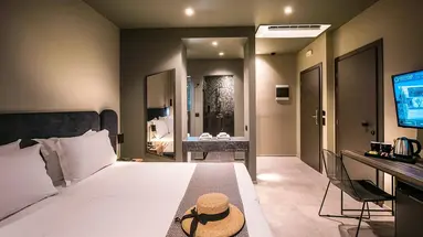 Petousis Hotel & Suites