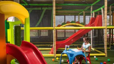 Petousis Hotel & Suites