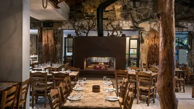 Petousis Hotel & Suites