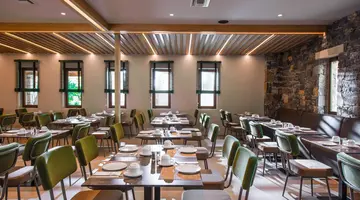 Petousis Hotel & Suites