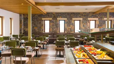 Petousis Hotel & Suites