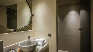 PETOUSIS HOTEL & SUITES