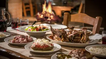 PETOUSIS HOTEL & SUITES