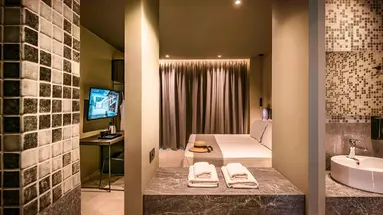 Petousis Hotel & Suites