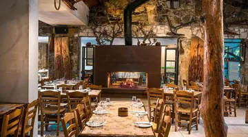 Petousis Hotel & Suites