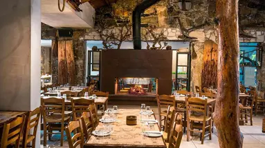 Petousis Hotel & Suites