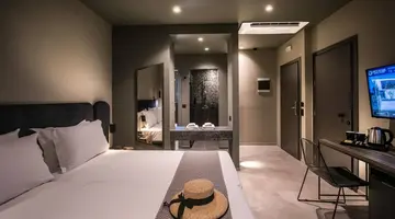PETOUSIS HOTEL & SUITES