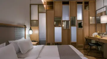 PETOUSIS HOTEL & SUITES