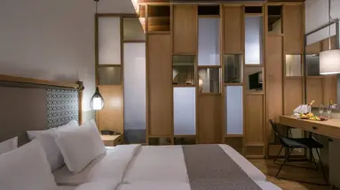 PETOUSIS HOTEL & SUITES