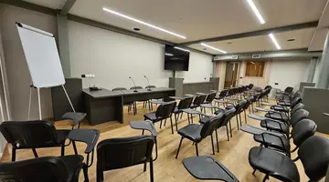 Petousis Hotel & Suites