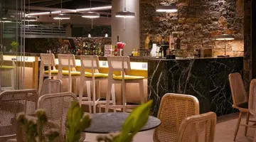 PETOUSIS HOTEL & SUITES