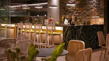 PETOUSIS HOTEL & SUITES