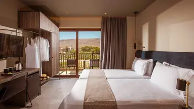 Petousis Hotel & Suites