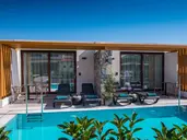 PETOUSIS HOTEL & SUITES