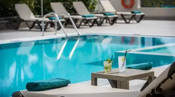 PETOUSIS HOTEL & SUITES
