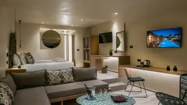 PETOUSIS HOTEL & SUITES