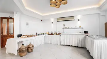 PETRADI BEACH LOUNGE HOTEL