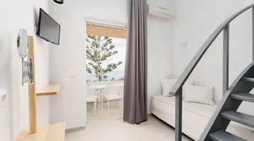 Petradi Beach Lounge Hotel