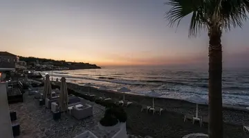 Petradi Beach Lounge Hotel