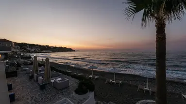 PETRADI BEACH LOUNGE HOTEL