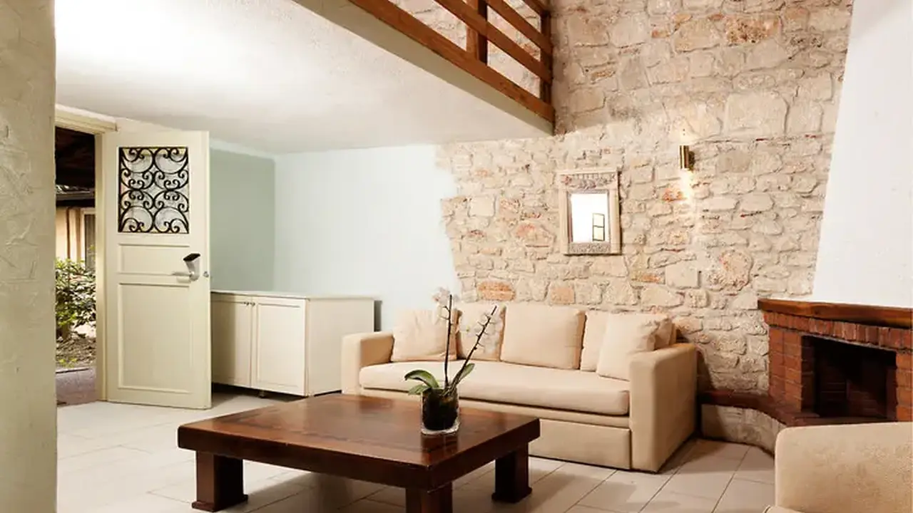 Petrino ECO Village