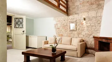 Petrino ECO Village